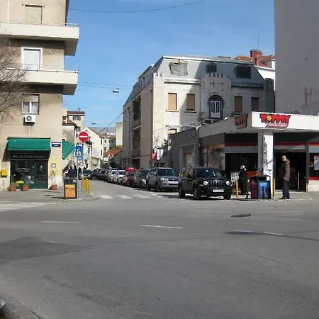 Apartman Studio A Priori *